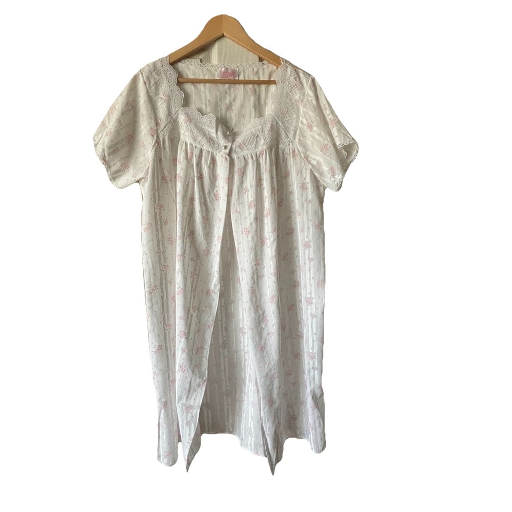 NWOT Vintage Carriage Court Housecoat Robe Duster Floral Women's One Size Lace